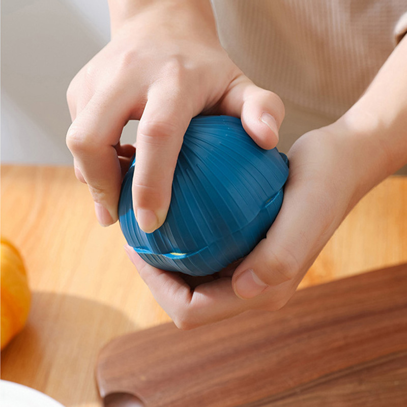 Garlic mince press